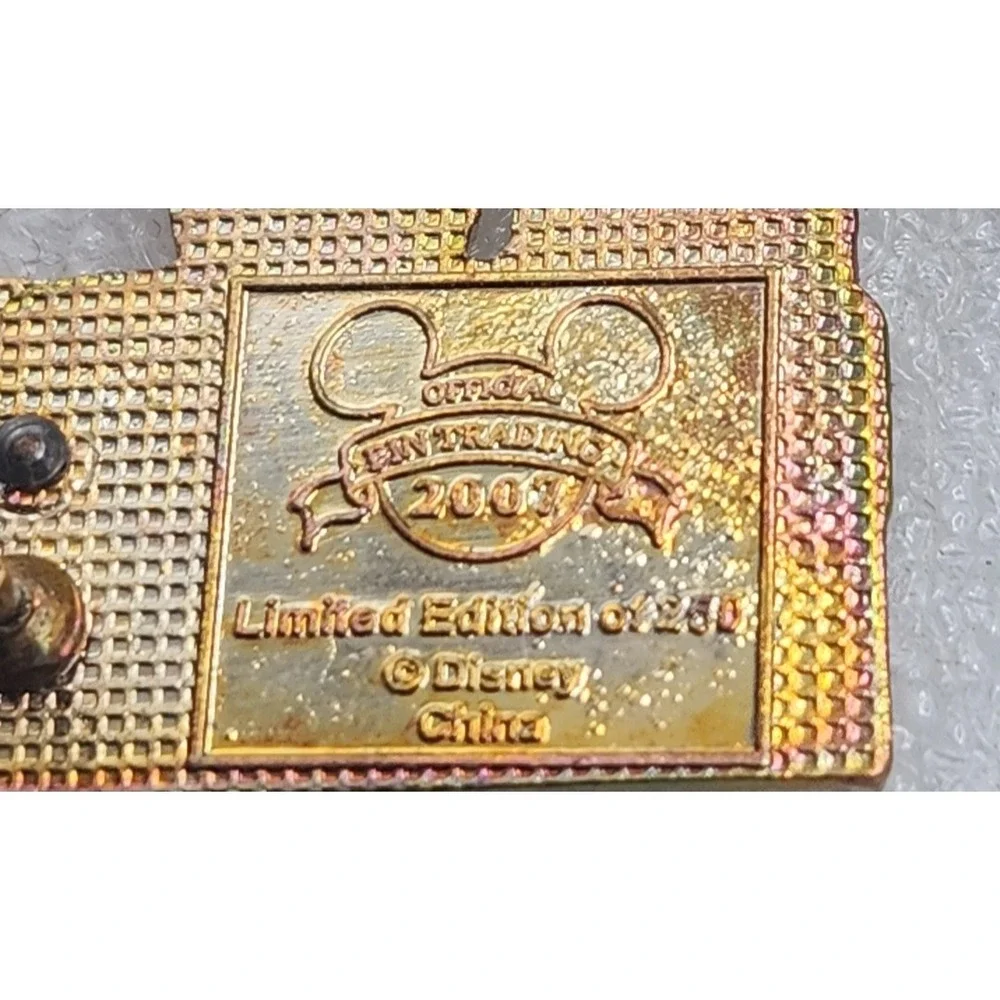 Disney‎ Pin Pirates of the Caribbean 40th Marc Davis Pirate Barrel LE 250 52955